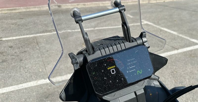 Tableau de bord du CF Moto 450 MT