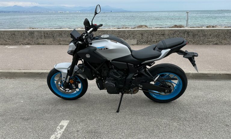 Roadster boîte auto chez Yamaha
