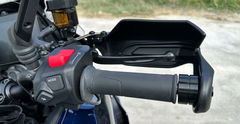 comodo droit Tracer 9, simple, efficace mais un peu cheap