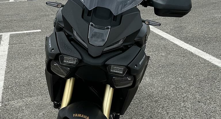 Vue avant du Tracer 9GT