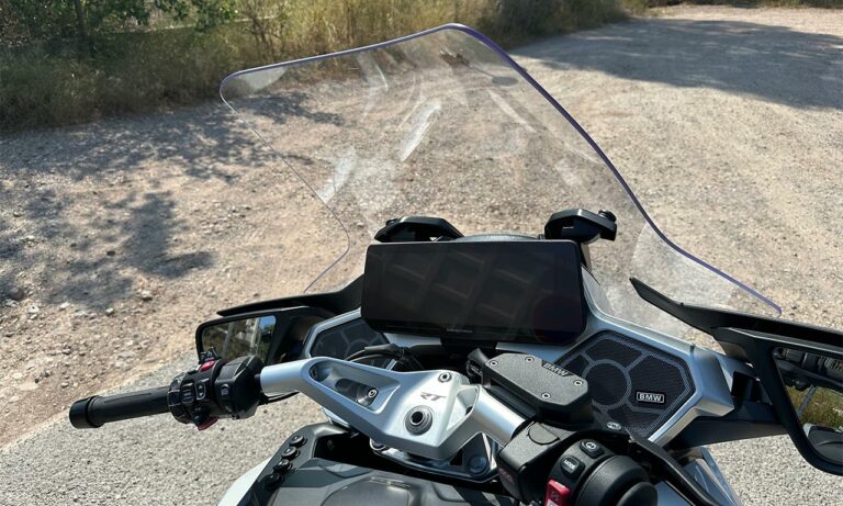 au guidon de la R1300RT