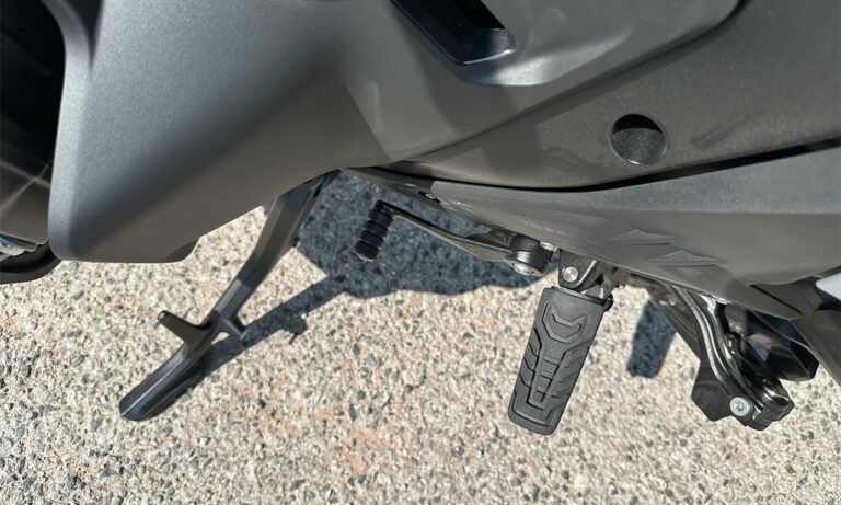 passage de vitesse automatique ou au pied sur le R1300RT
