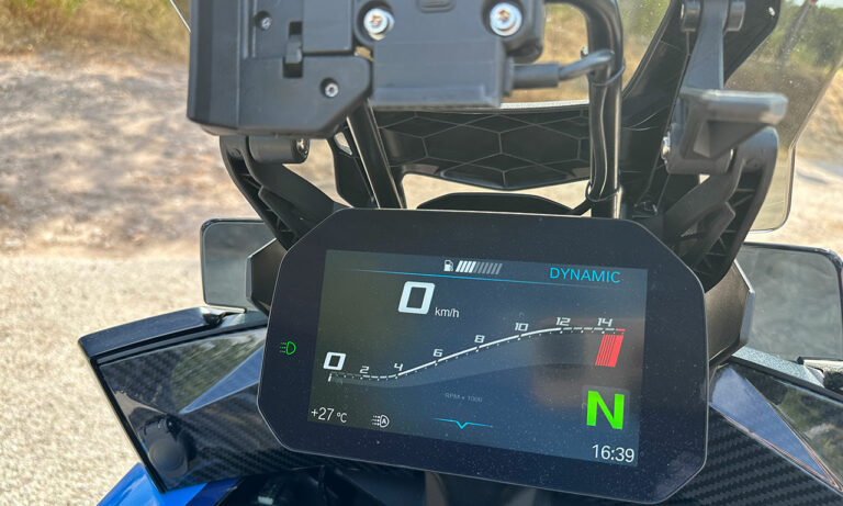Tableau de bord du M1000XR