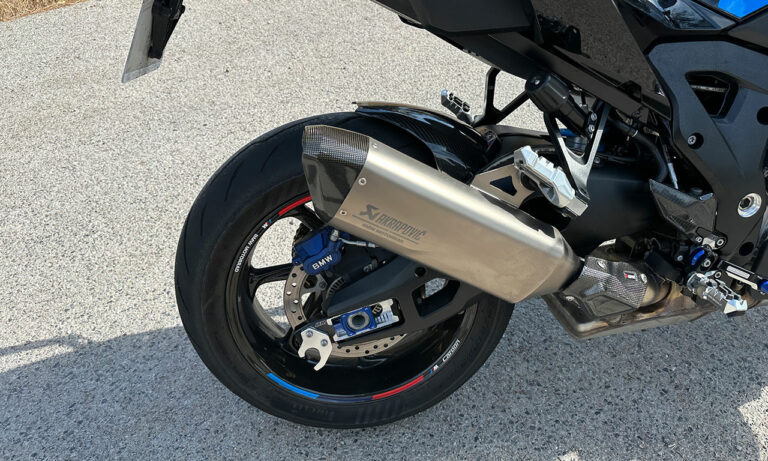 Echappement Akrapovic M1000XR de série