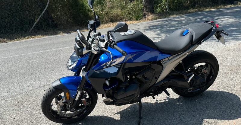 R1300R bleue BMW