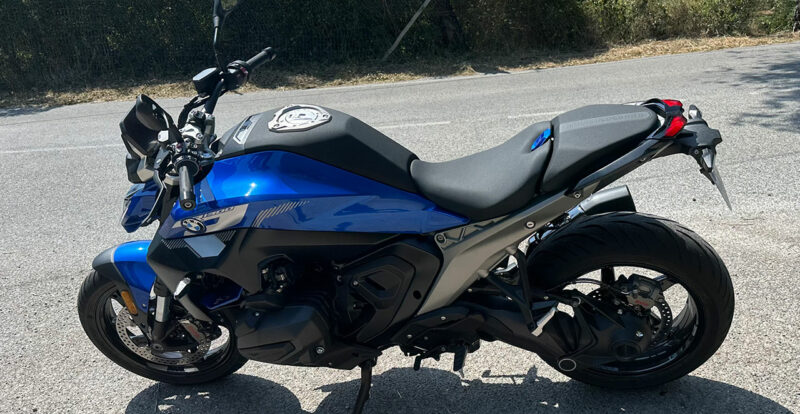 R1300R bleue