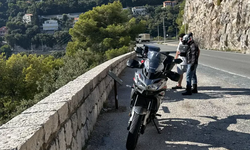 Moyenne Corniche en direction de Monaco depuis Nice