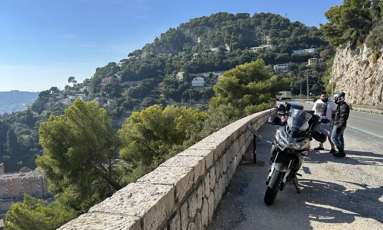 Balade moto Jazt.com depuis Antibes, Nice, Cannes