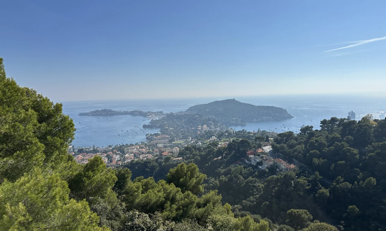 Vue Corniche vers Saint-Jean-Cap-Ferrat Vue Corniche vers Saint-Jean-Cap-Ferrat
