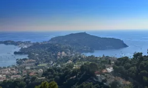 Saint Jean Cap Ferrat, vue depuis la Moyenne Corniche