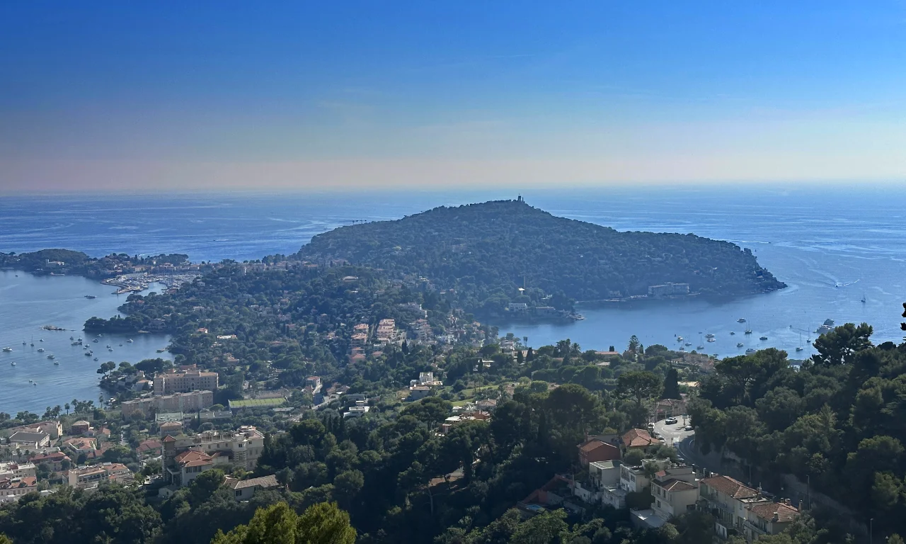 Saint Jean Cap Ferrat, vue depuis la Moyenne Corniche