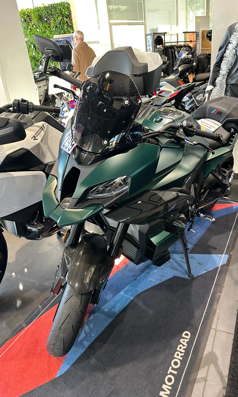 M1000XR verte avec pack M