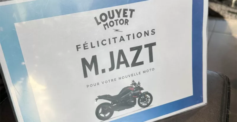 Félicitations M. Jazt pour votre nouvelle moto BMW