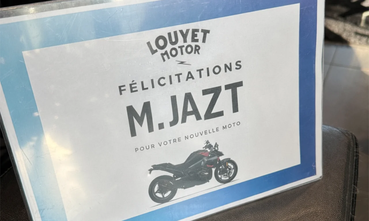 Félicitations M. Jazt pour votre nouvelle moto BMW