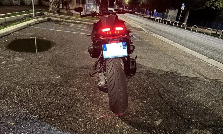 feu arrière du R1300R