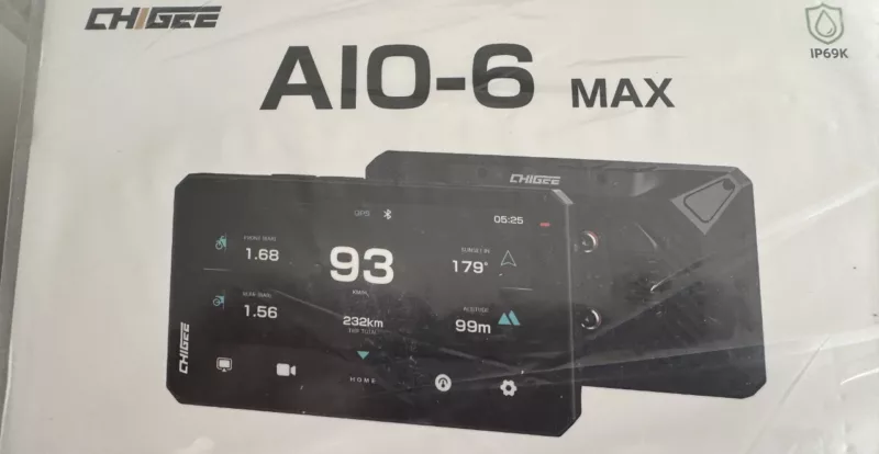 AIO-6 Max sur la R1300R BMW - Apple CarPlay