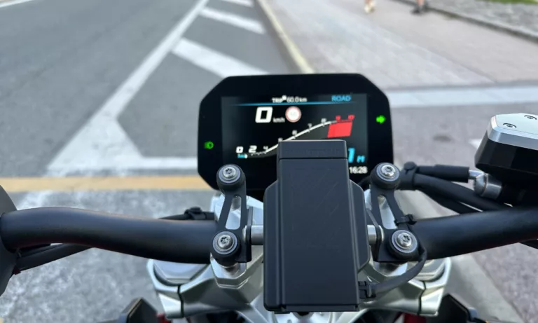 Préparation GPS sur le R1300R