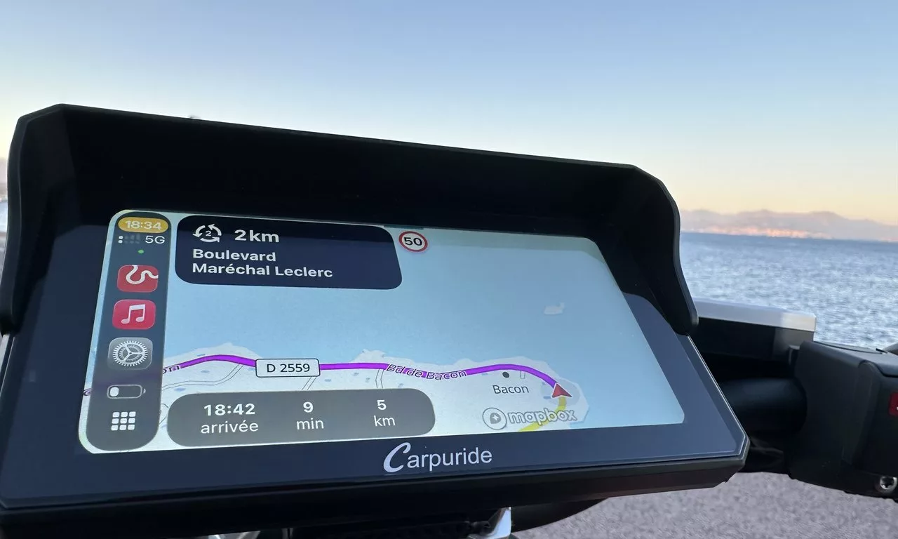 photo du Carpuride 602S Pro sur BMW R1300R