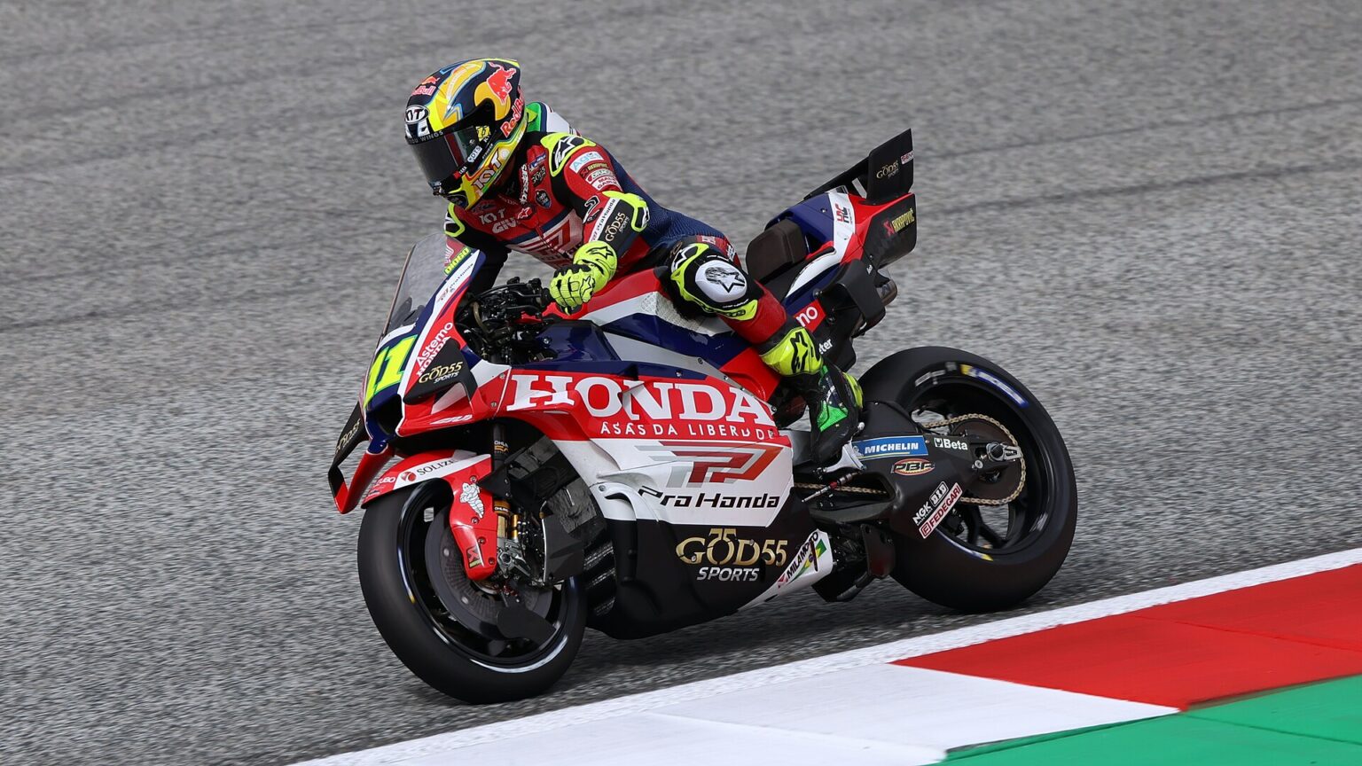 Diogo Moreira sur la Honda LCR n°11 en piste au Grand Prix d'Autriche MotoGP 2026