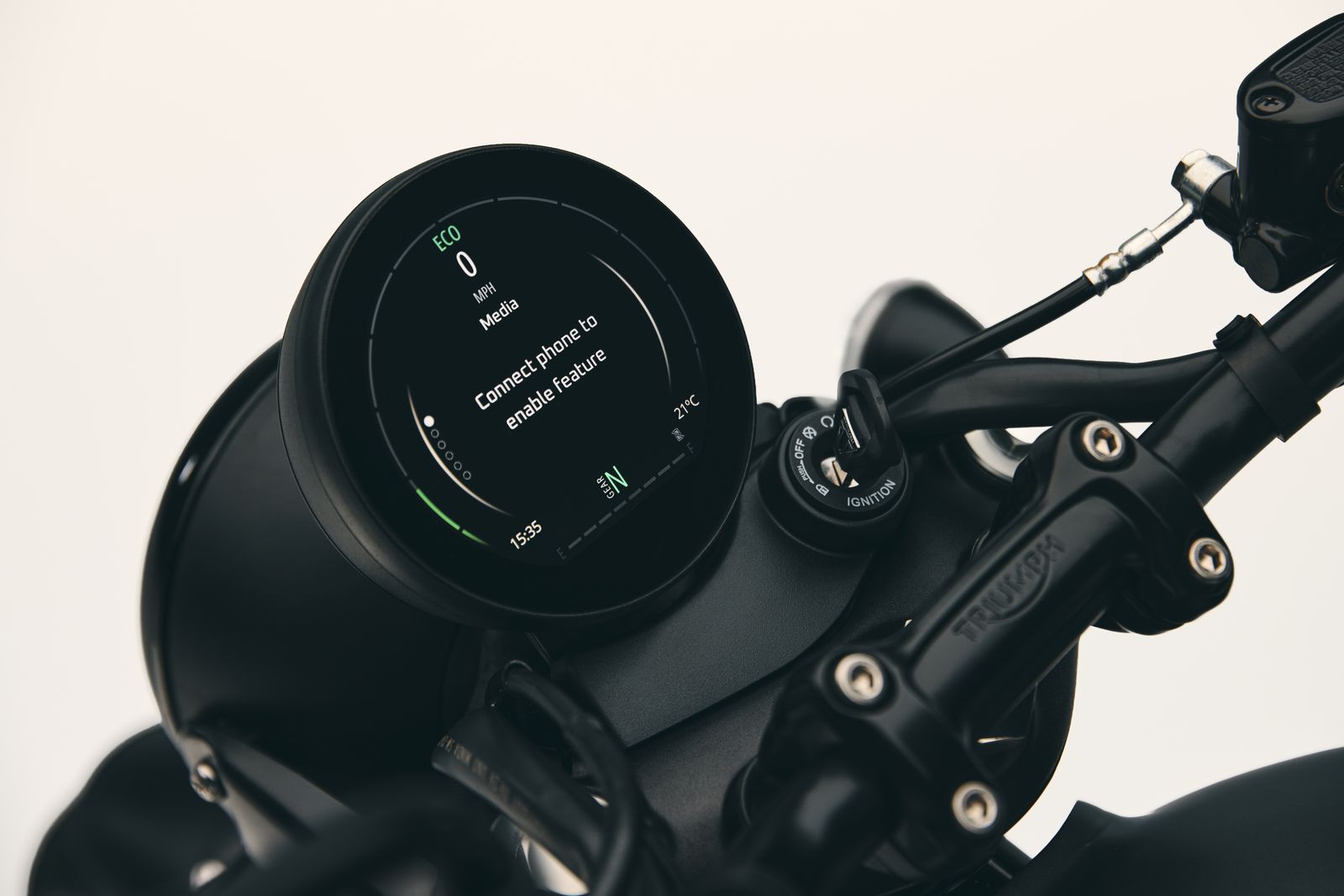 Écran TFT rond de 4 pouces de la Triumph Bonneville T40 avec navigation